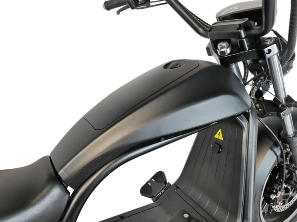 E-Chopper HL 6.0 Phantom – Tank-Detailansicht mit klassischem Chopper-Design in Schwarz