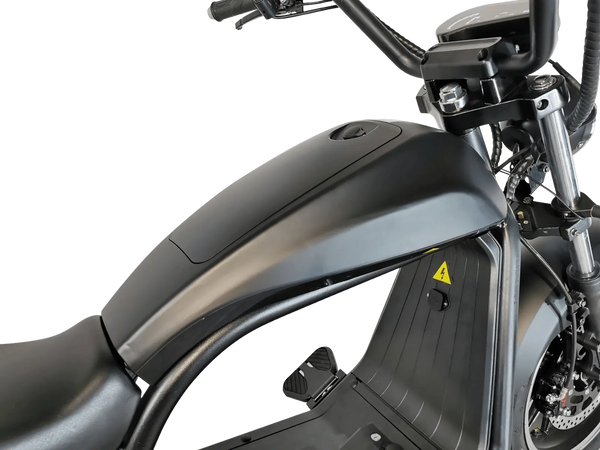 E-Chopper HL 6.0 Phantom – Tank-Detailansicht mit klassischem Chopper-Design in Schwarz