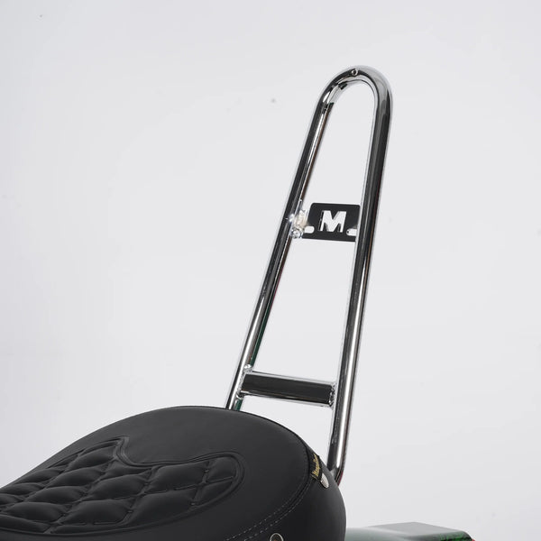 Seitenansicht der E-Chopper Rückenlehne in der Farbe chrom – ergonomische Form für Beifahrer

