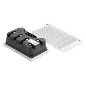 Seitliche Ansicht des E-Chopper Steuergeräts mit Kühlrippen und stabilem Gehäuse